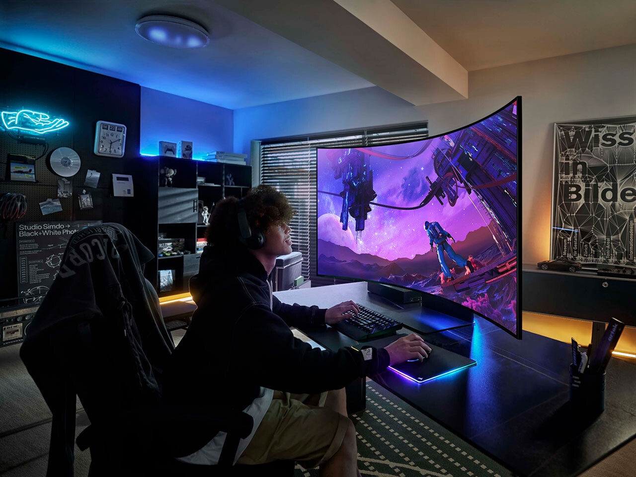 Immagine pubblicata in relazione al seguente contenuto: Il monitor Samsung Odyssey Ark  il sogno proibito di ogni gamer enthusiast | Nome immagine: news33566_Samsung-Odyssey-Ark_3.jpg