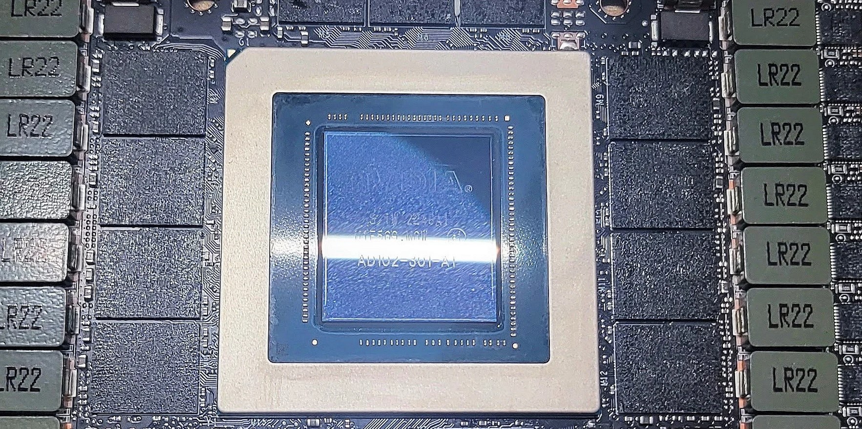 Immagine pubblicata in relazione al seguente contenuto: Un utente scopre una nuova revisione della GPU AD102 della GeForce RTX 4090 | Nome immagine: news34258_GeForce-RTX-4090_1.jpg