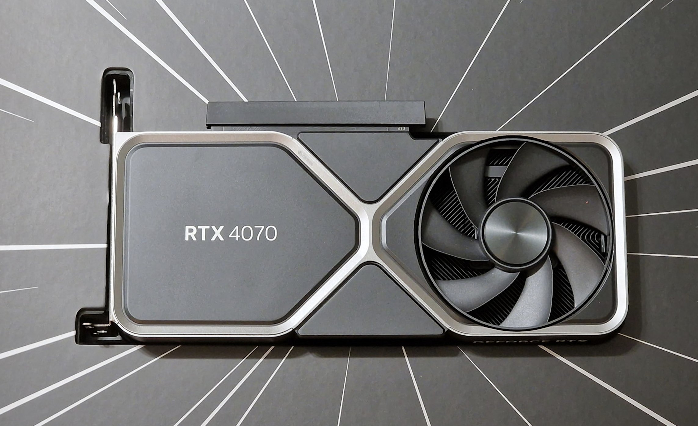 Immagine pubblicata in relazione al seguente contenuto: Foto della video card NVIDIA GeForce RTX 4070 Founders Edition | Nome immagine: news34347_NVIDIA-GeForce-RTX-4070-Founders-Edition_1.jpg