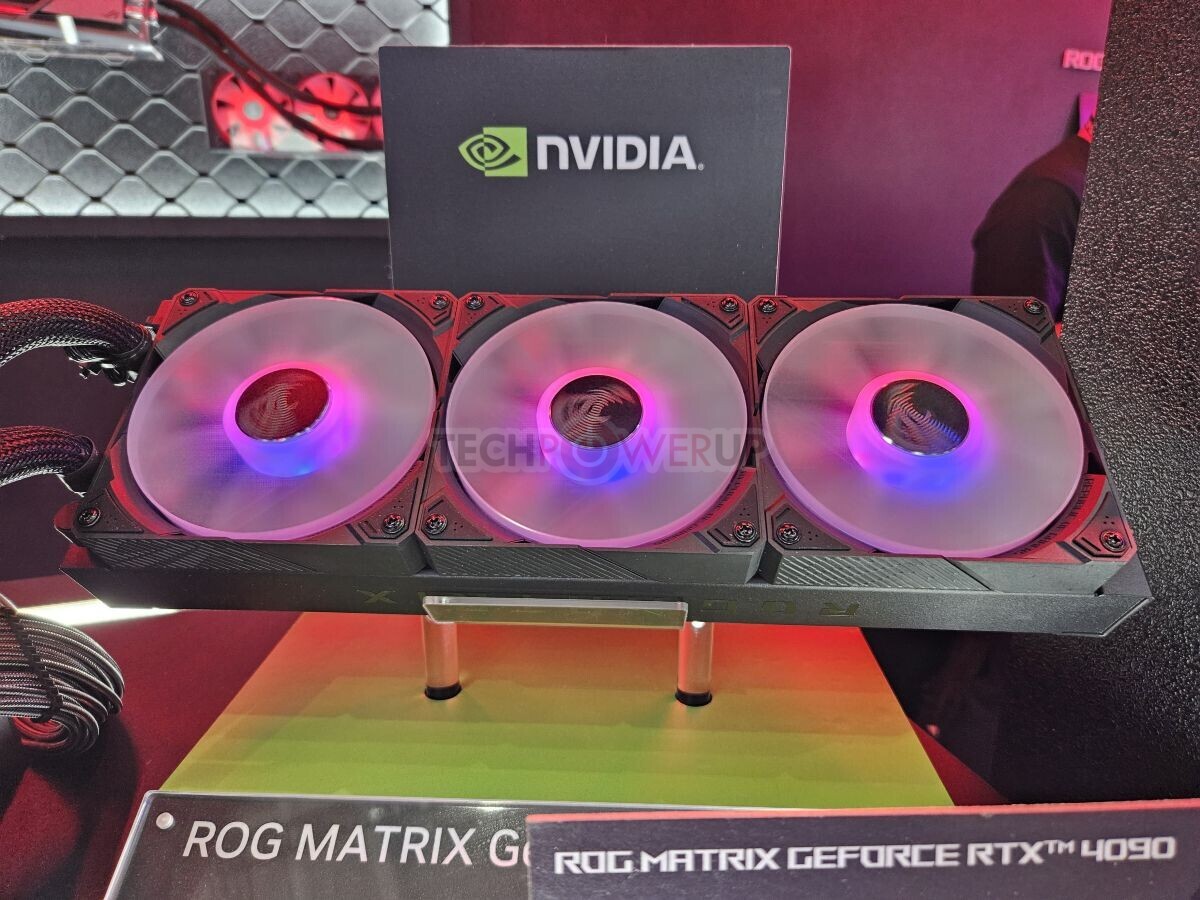 Immagine pubblicata in relazione al seguente contenuto: ASUS mostra la monster card ROG Matrix GeForce RTX 4090 Platinum | Nome immagine: news34530_ASUS-ROG-Matrix-GeForce-RTX-4090-Platinum-24GB-GDDR6X_2.jpg