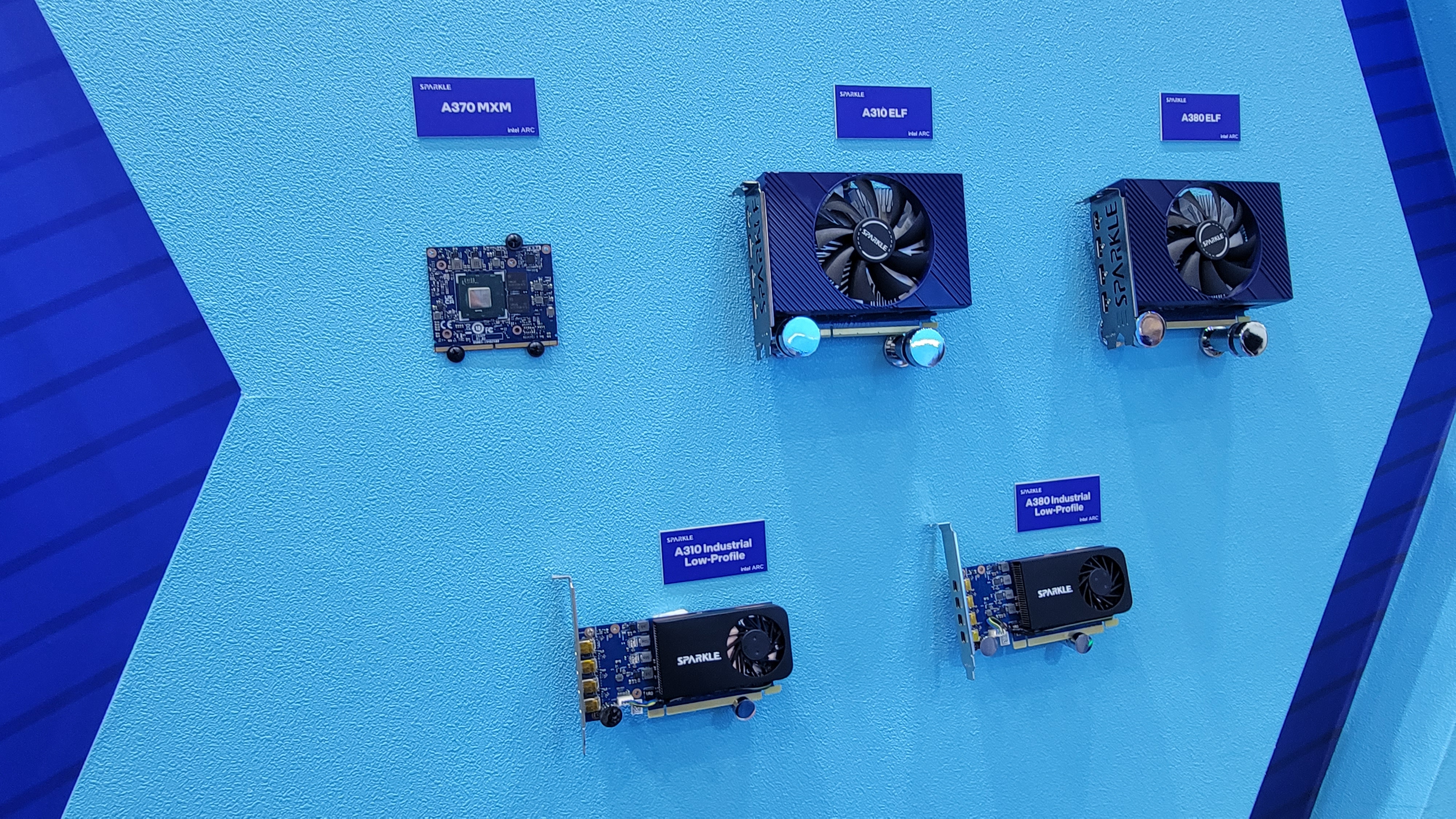 Immagine pubblicata in relazione al seguente contenuto: Sparkle torna a produrre video card e presenta 5 modelli Intel Arc e un concept | Nome immagine: news34542_Sparkle-Intel-ARC_2.jpg