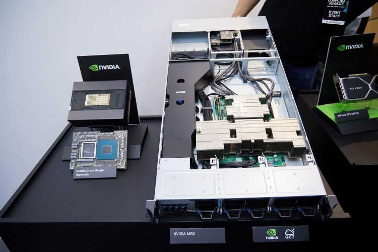 Immagine pubblicata in relazione al seguente contenuto: NVIDIA sceglie il nodo a 3nm di TSMC per produrre le GPU Blackwell GB100 | Nome immagine: news34879_NVIDIA-Blackwell-GB100_1.jpg