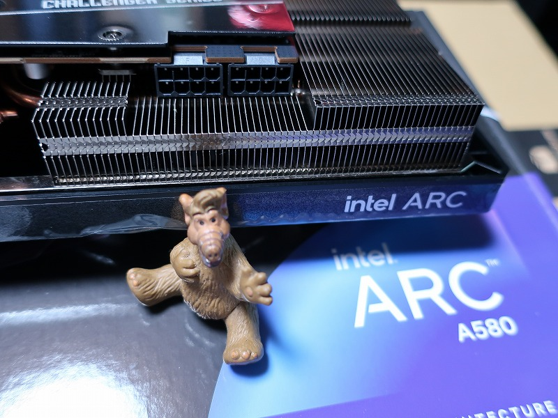 Immagine pubblicata in relazione al seguente contenuto: La video card Intel Arc A580 sul mercato in Giappone: foto, prezzo e competitor | Nome immagine: news34911_Intel-Arc-A580_3.png