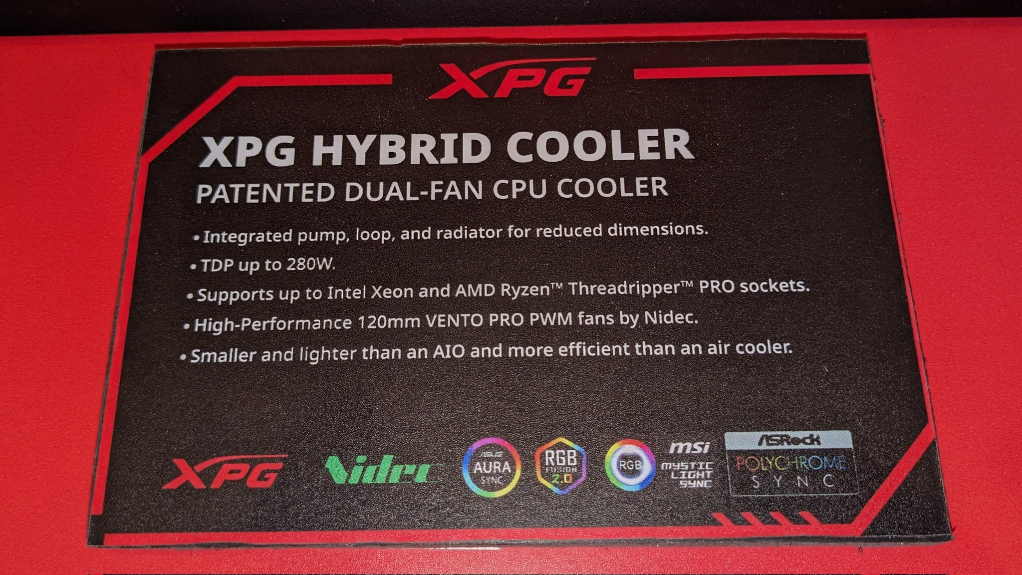 Immagine pubblicata in relazione al seguente contenuto: ADATA mostra un cooler ibrido per CPU che ha le dimensioni di un cooler ad aria | Nome immagine: news35199_ADATA_XPG-Hybrid_Cooler_CES2024_3.jpg