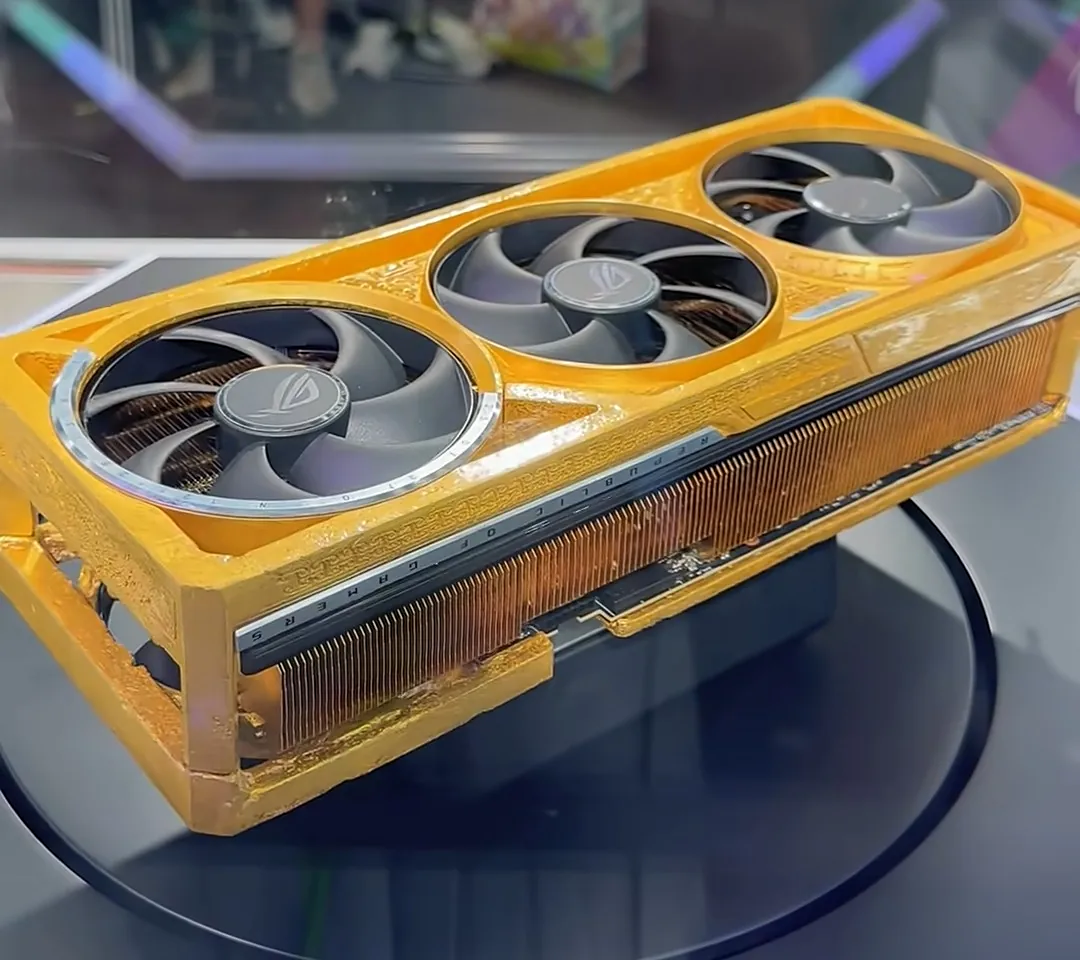 Media asset in full size related to 3dfxzone.it news item entitled as follows: ASUS mostra una GeForce RTX 5090 realizzata con 5Kg di oro 24 carati | Image Name: news36841_ASUS-GeForce-RTX-5090-ROG-Astral-Real-Gold-Edition_2.png