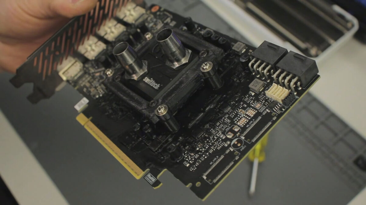 Immagine pubblicata in relazione al seguente contenuto: Overclock: una video card Battlemage Arc B580 raffreddata con liquido antigelo | Nome immagine: news37105_Intel-37105_Overclock_1.jpg