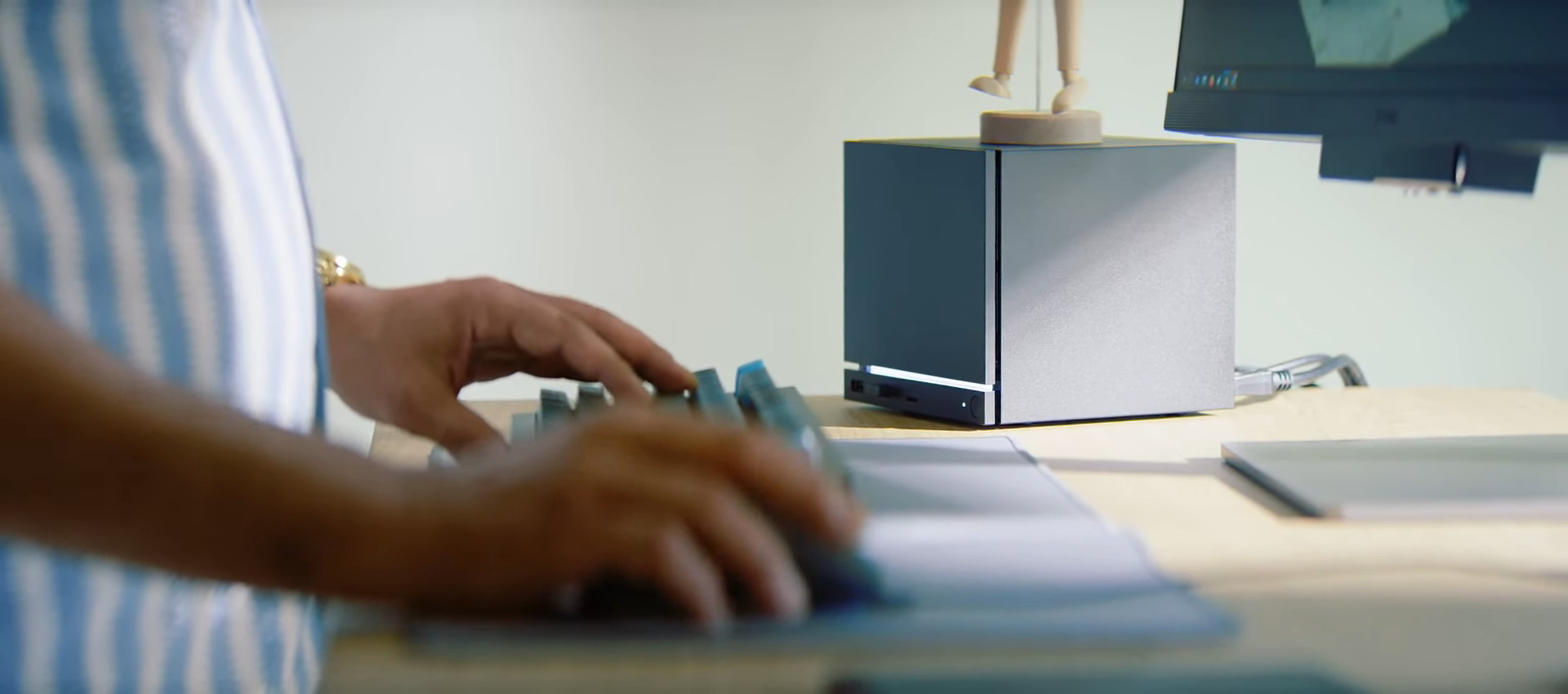 Immagine pubblicata in relazione al seguente contenuto: Valve tenta i gamer con Steam Machine: specifiche e foto dei componenti interni | Nome immagine: news37148_Valve-Steam-Machine_4.jpg