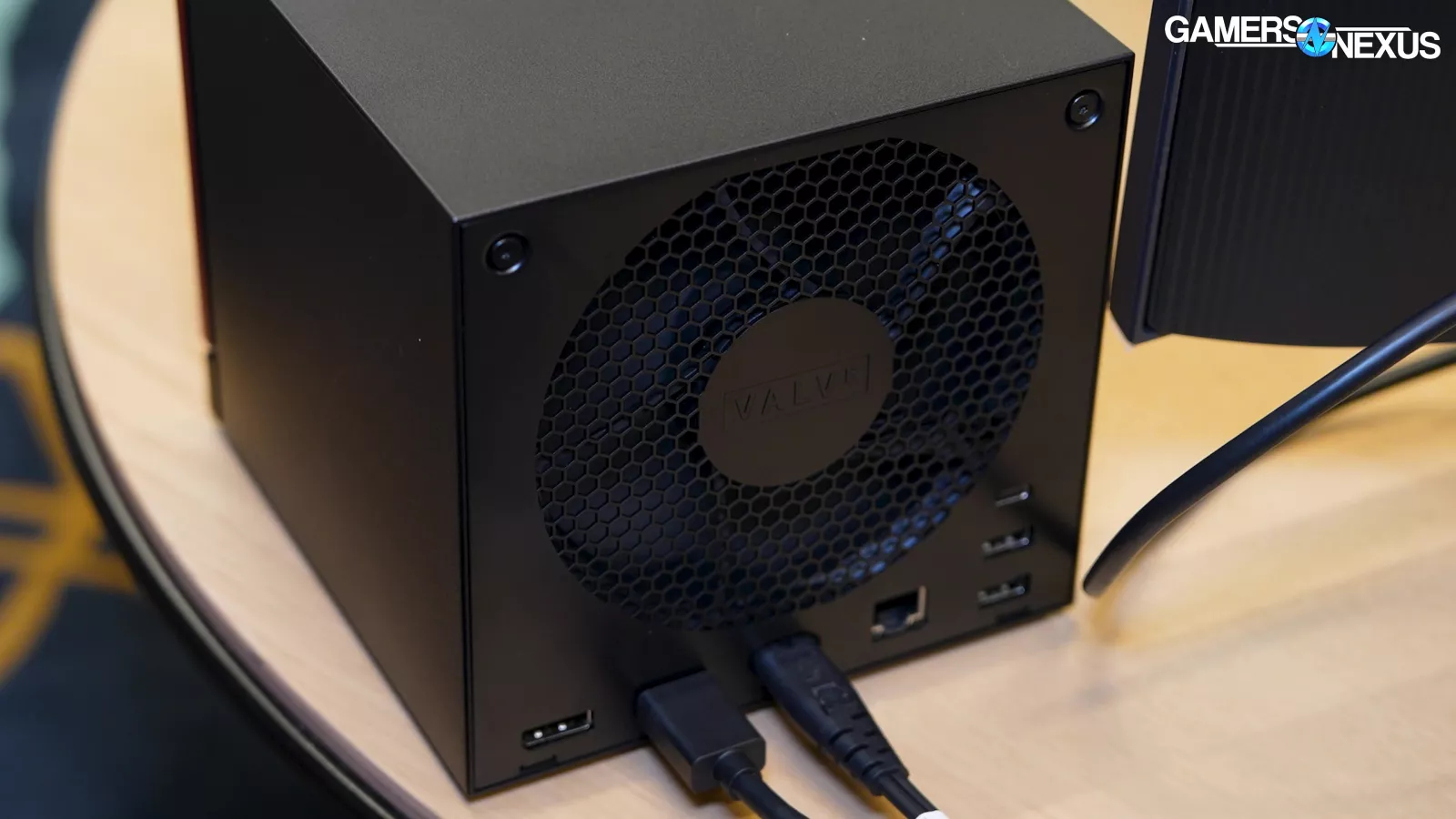 Immagine pubblicata in relazione al seguente contenuto: Valve tenta i gamer con Steam Machine: specifiche e foto dei componenti interni | Nome immagine: news37148_Valve-Steam-Machine_5.jpg