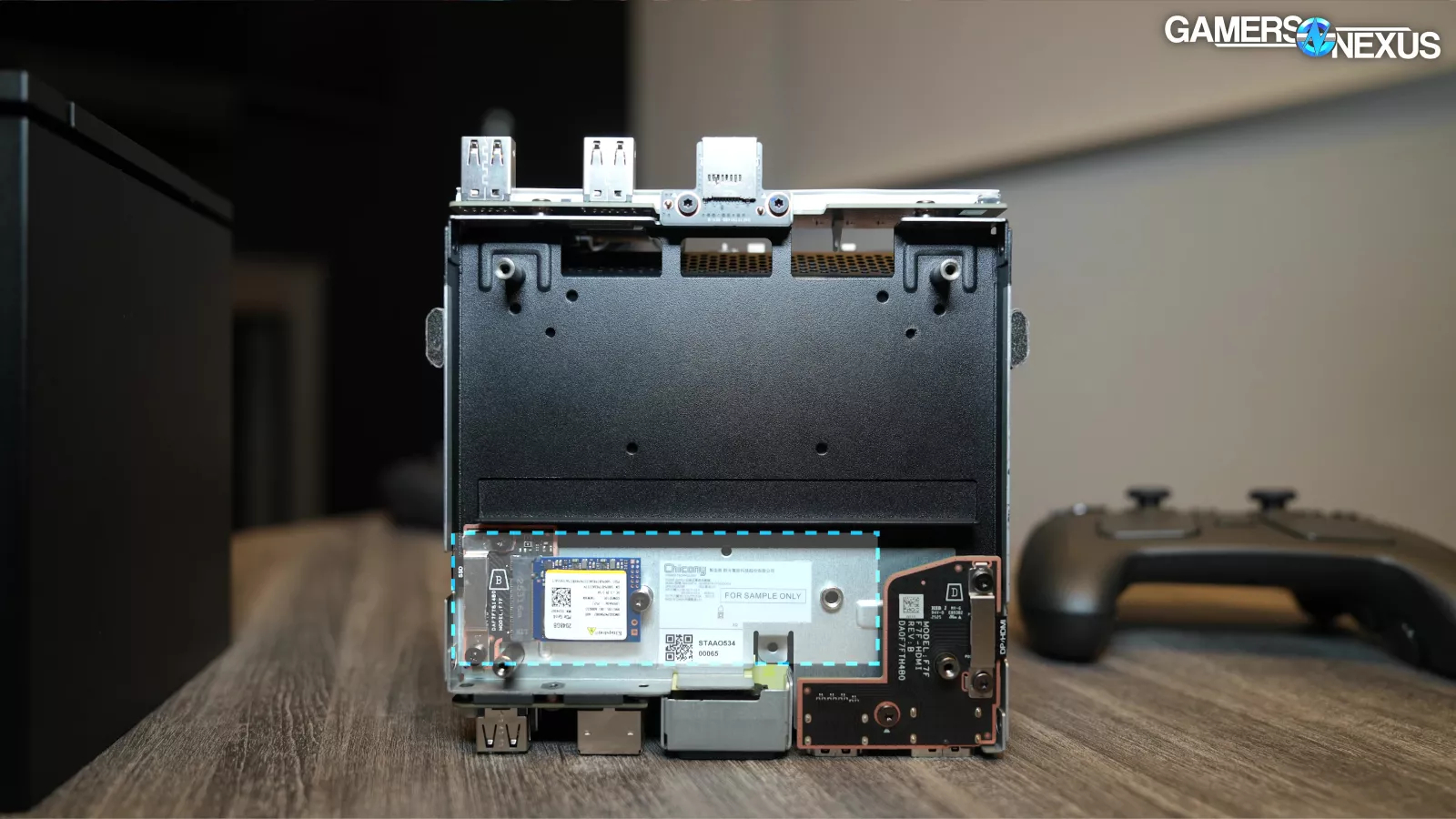 Immagine pubblicata in relazione al seguente contenuto: Valve tenta i gamer con Steam Machine: specifiche e foto dei componenti interni | Nome immagine: news37148_Valve-Steam-Machine_8.jpg